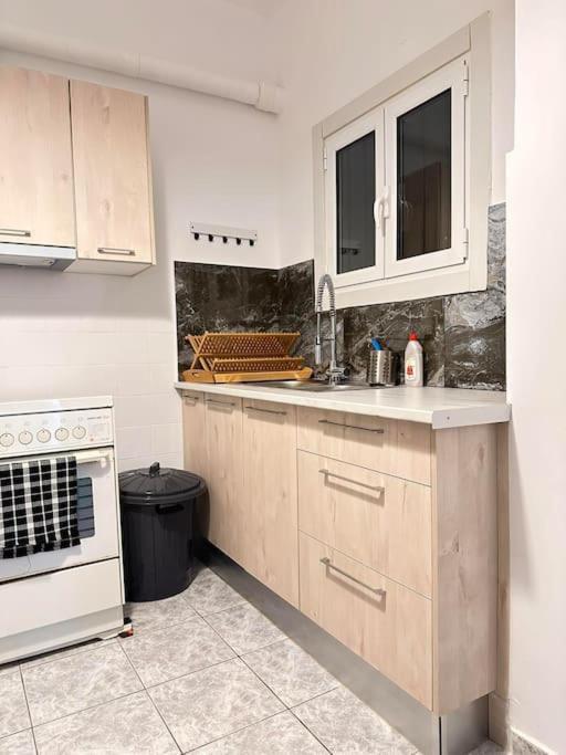 4 Family And Friends - Acropolis View Apartamento Atenas Exterior foto