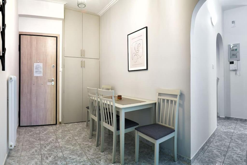 4 Family And Friends - Acropolis View Apartamento Atenas Exterior foto
